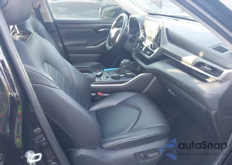 2021 Toyota Highlander Xle z USA, uszkodzony, nr VIN 5TDGZRAH8MS046532